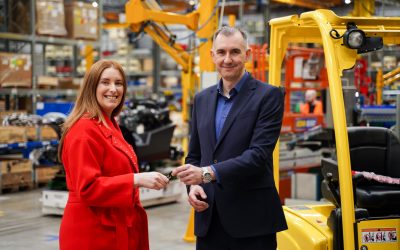 Craigavon forklift plant donates 500,000th lift truck to FareShare